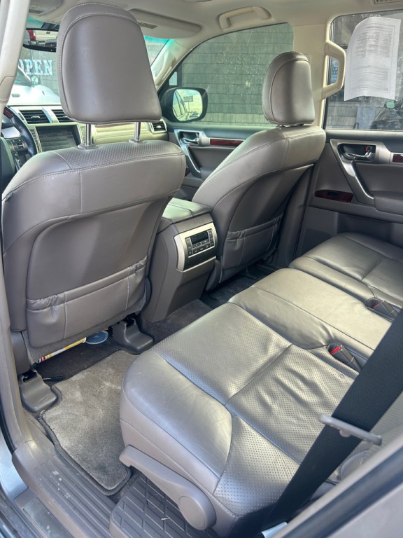 2013 Lexus GX Image 10