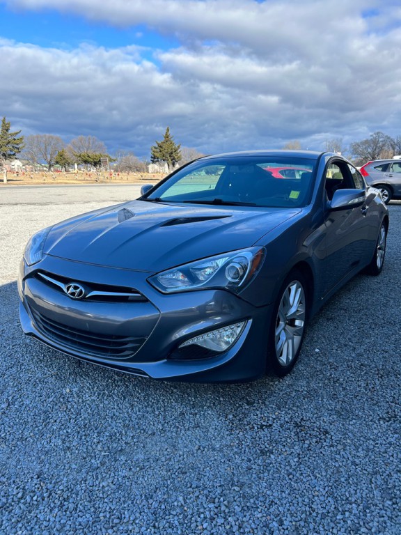 2015 Hyundai Genesis Image 1