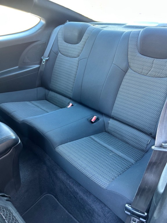 2015 Hyundai Genesis Image 8