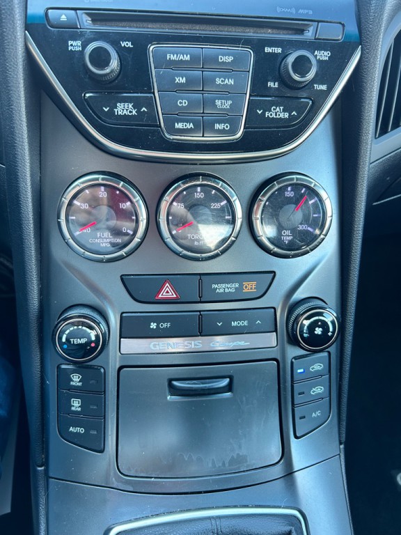 2015 Hyundai Genesis Image 12