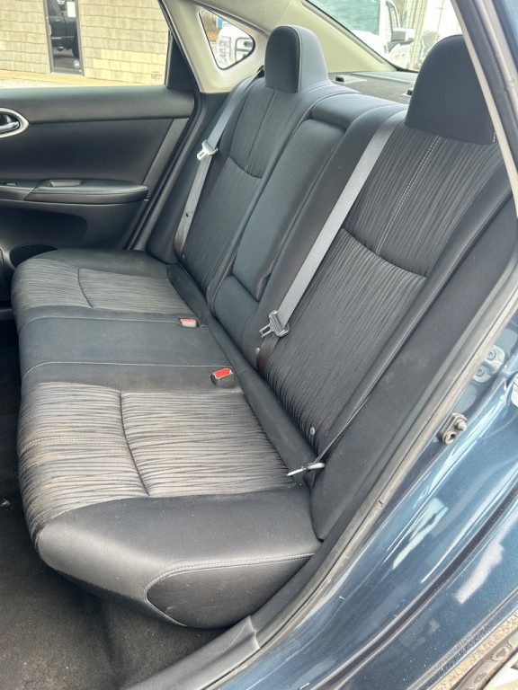 2016 Nissan Sentra Image 9
