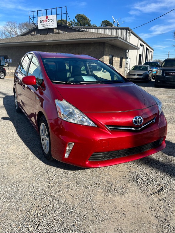 2014 Toyota Prius Image 2