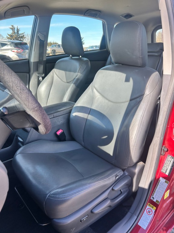 2014 Toyota Prius Image 7