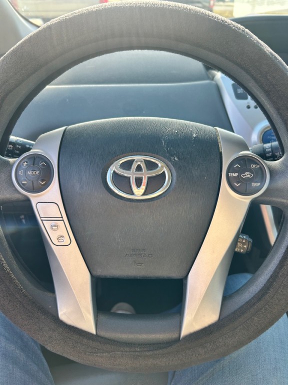 2014 Toyota Prius Image 11