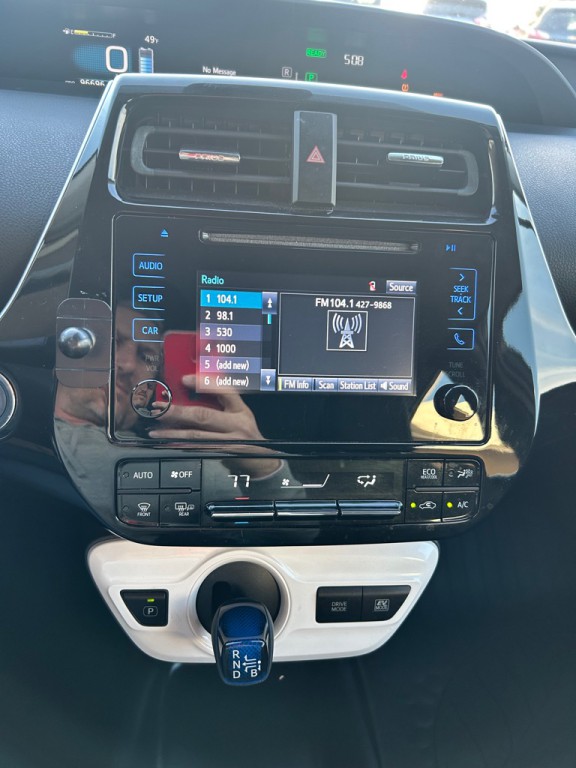 2017 Toyota Prius Image 14