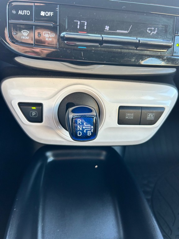 2017 Toyota Prius Image 15