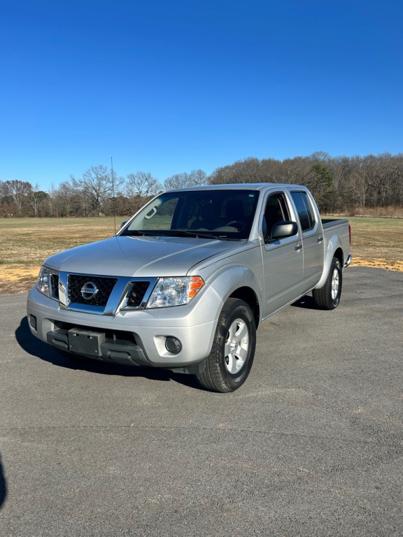 2012 Nissan Frontier Image 1