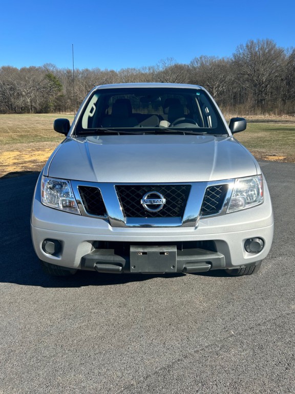 2012 Nissan Frontier Image 2