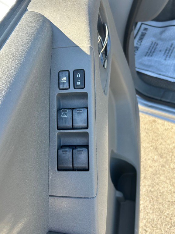 2012 Nissan Frontier Image 6