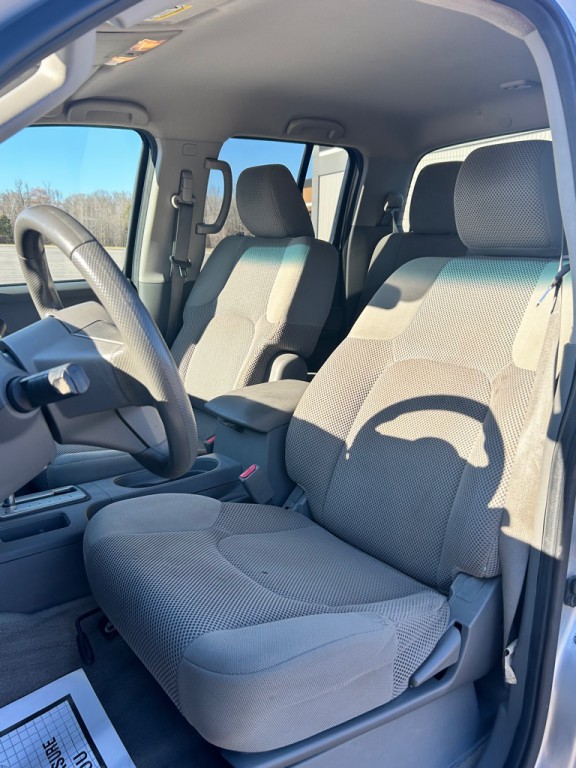 2012 Nissan Frontier Image 8