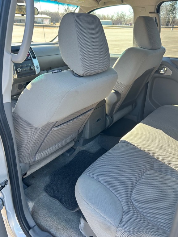 2012 Nissan Frontier Image 10