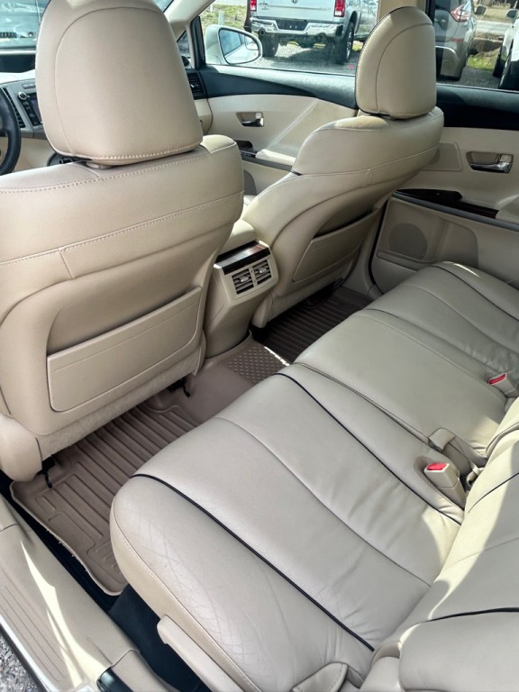 2013 Toyota Venza Image 10