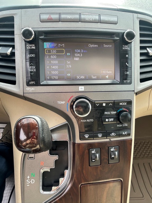 2013 Toyota Venza Image 16