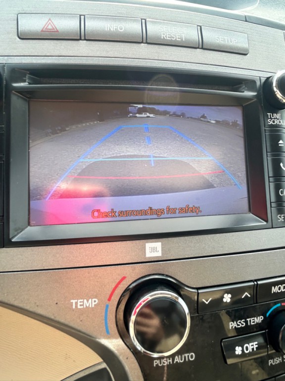 2013 Toyota Venza Image 17