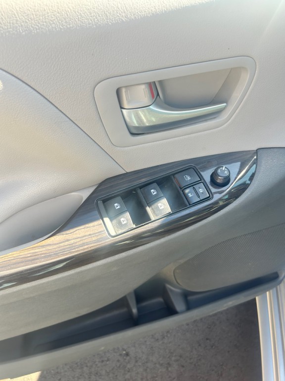 2015 Toyota Sienna Image 5