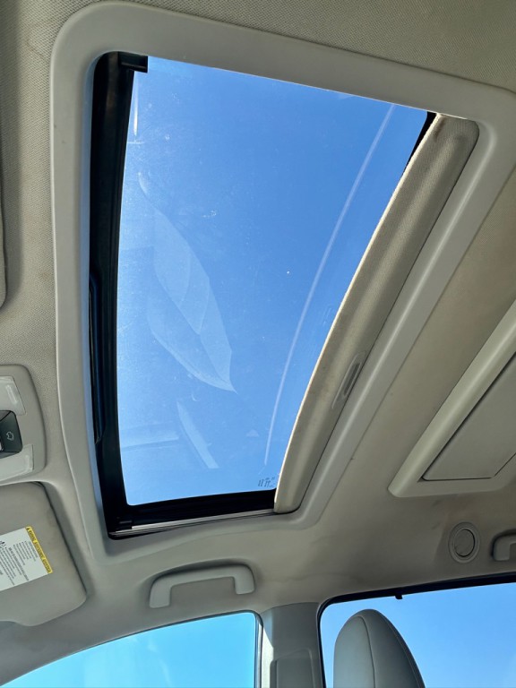 2015 Toyota Sienna Image 23