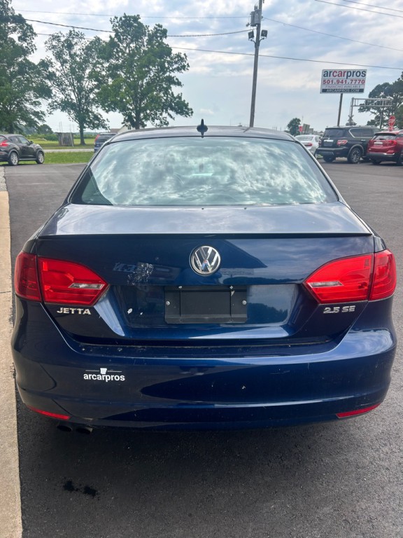 2012 Volkswagen Jetta Image 4
