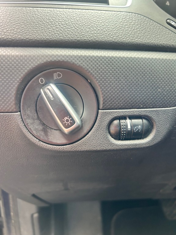 2012 Volkswagen Jetta Image 11
