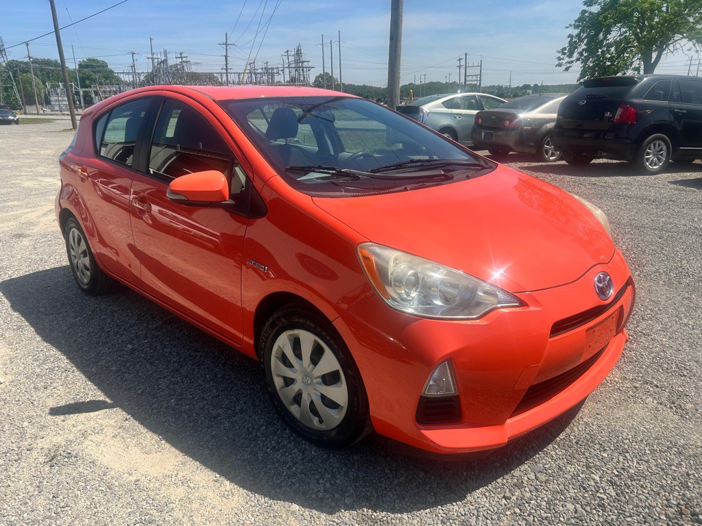 2012 Toyota Prius Image 2