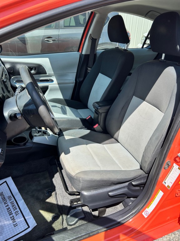 2012 Toyota Prius Image 7