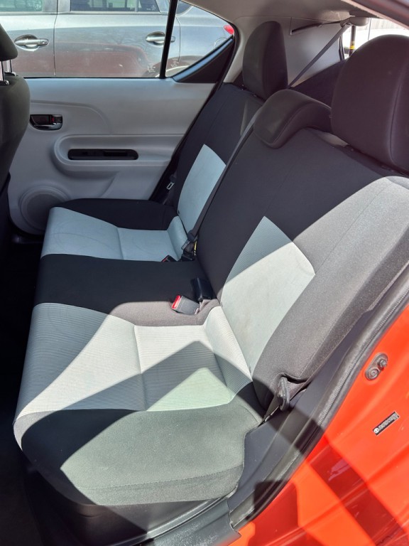 2012 Toyota Prius Image 8