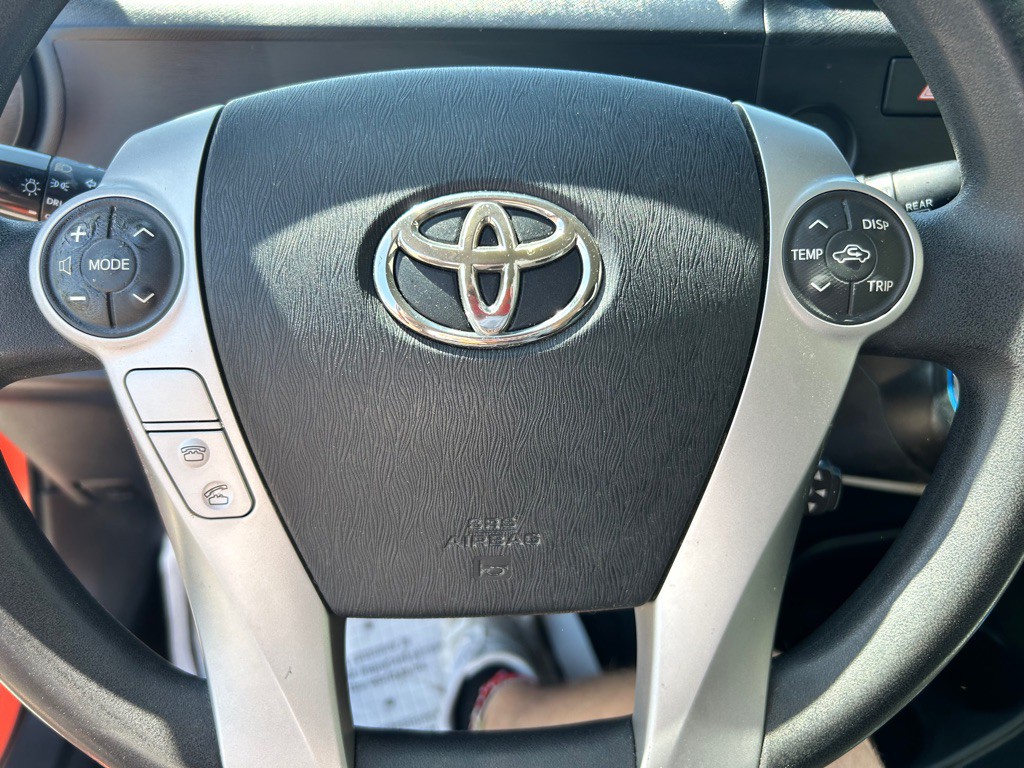 2012 Toyota Prius Image 11