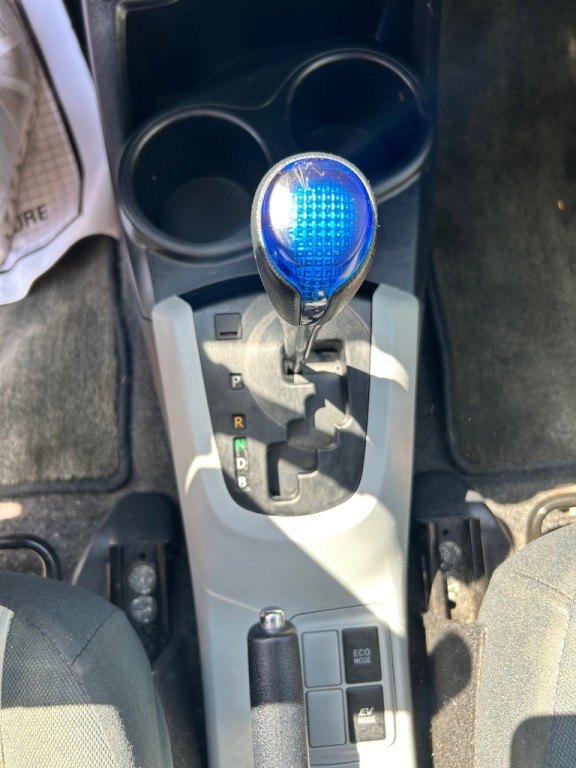 2012 Toyota Prius Image 13