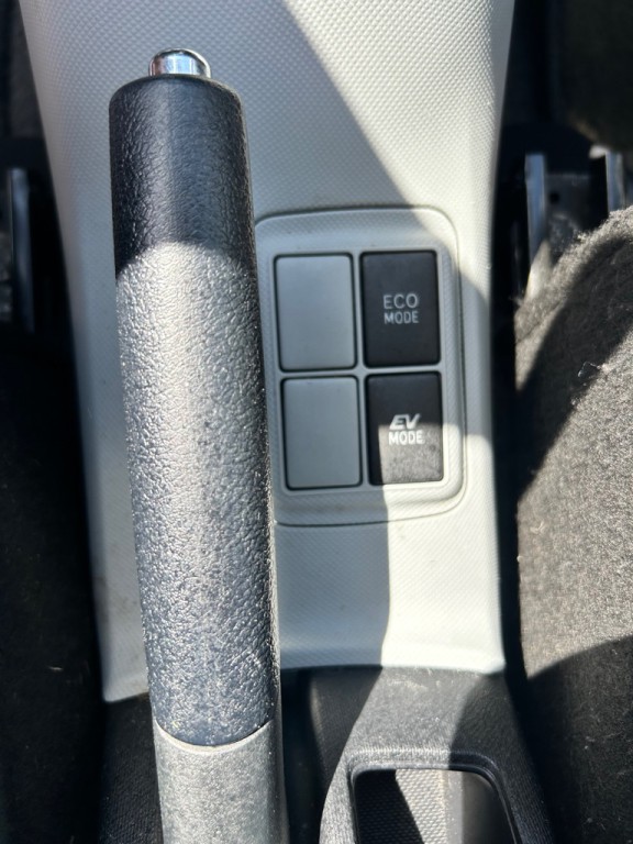 2012 Toyota Prius Image 14