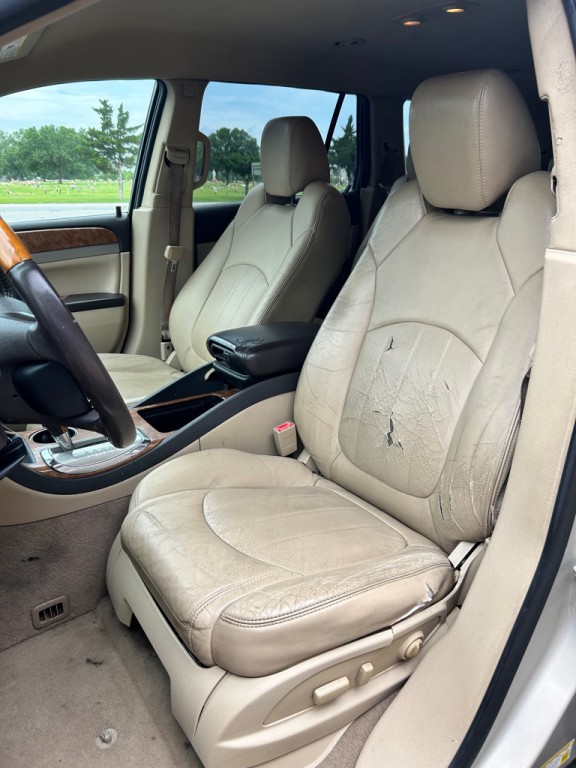2011 Buick Enclave Image 8