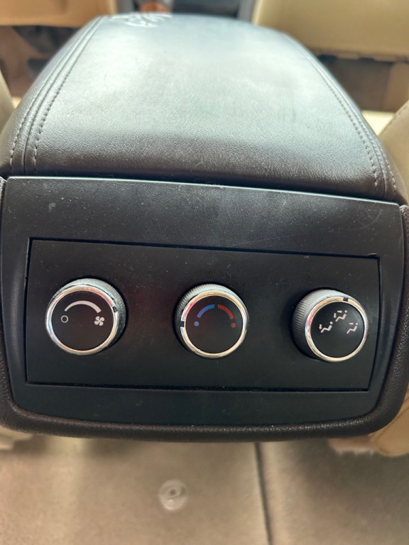 2011 Buick Enclave Image 12
