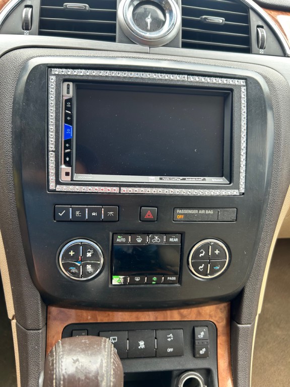 2011 Buick Enclave Image 16