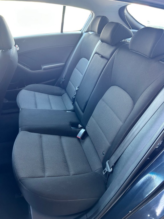2017 Kia Forte Image 9