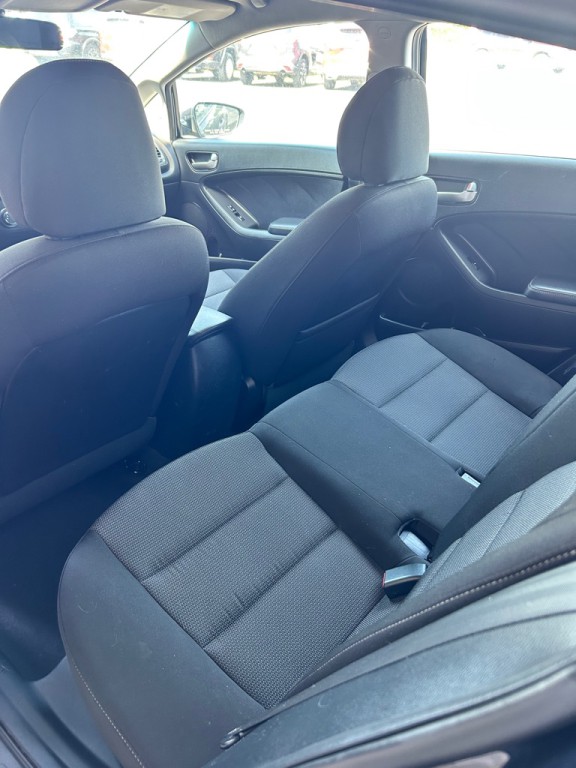 2017 Kia Forte Image 10