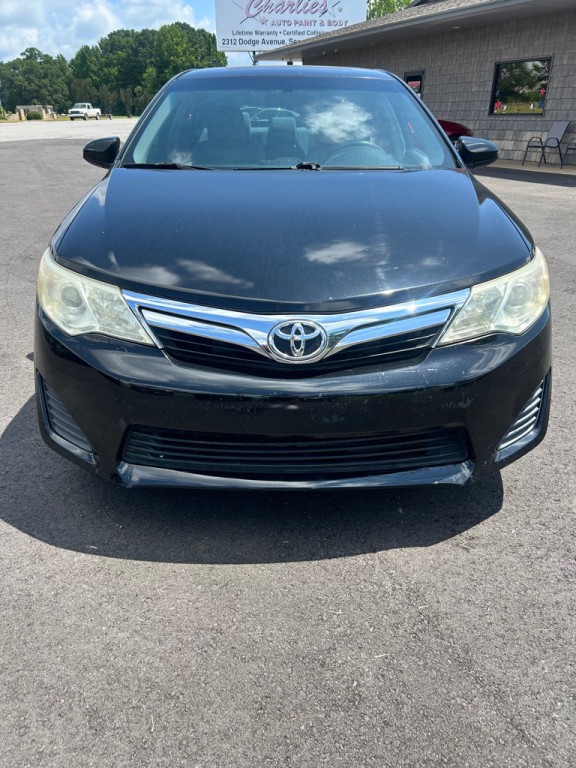 2012 Toyota Camry Image 2