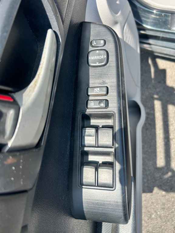 2012 Toyota Camry Image 7