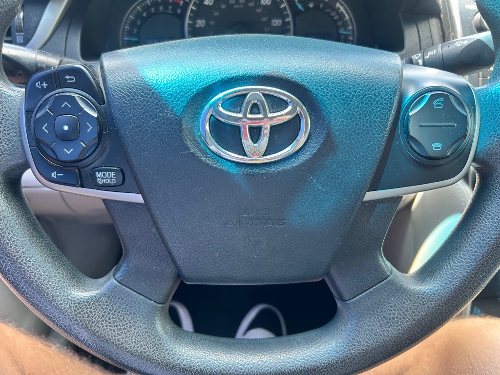2012 Toyota Camry Image 13