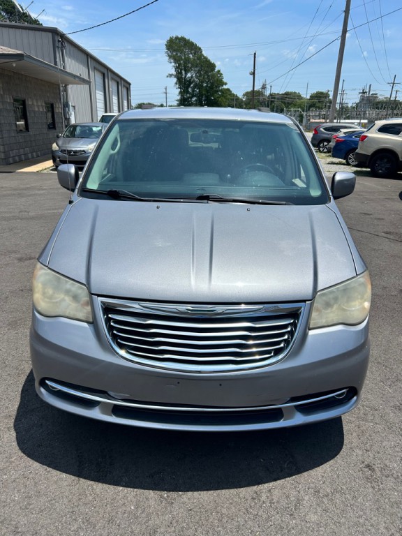2014 Chrysler Town & Country Image 3