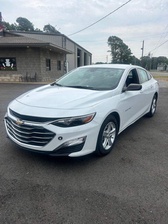 2024 Chevrolet Malibu Image 1