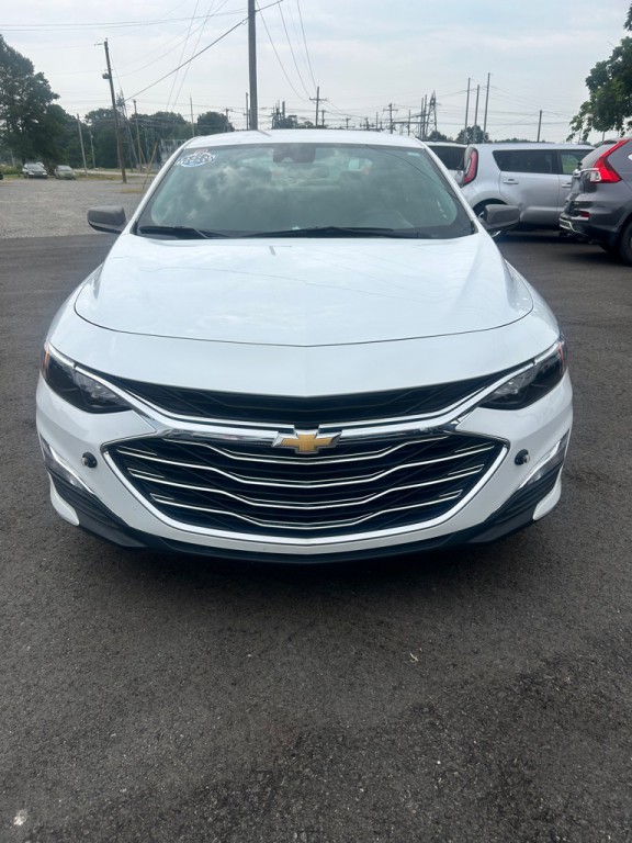 2024 Chevrolet Malibu Image 2