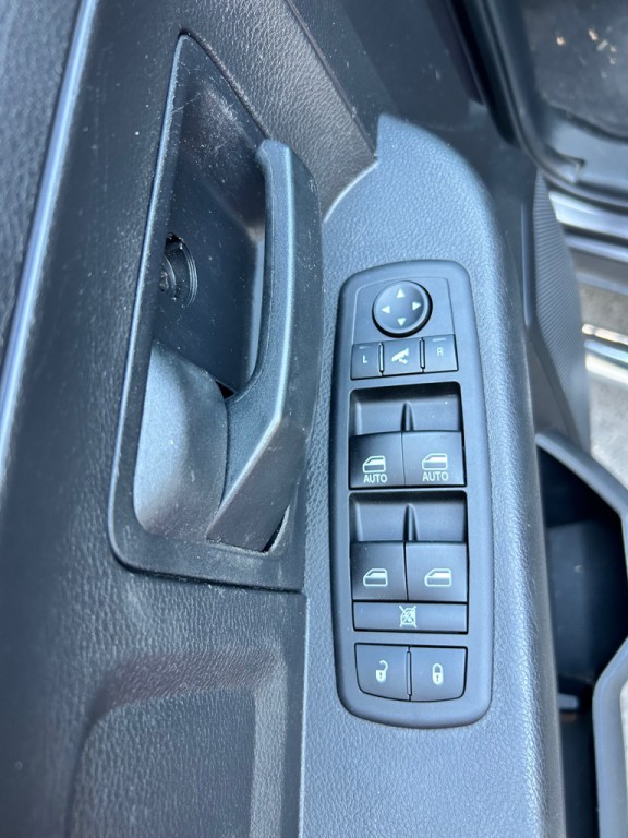 2015 RAM 1500 Image 6