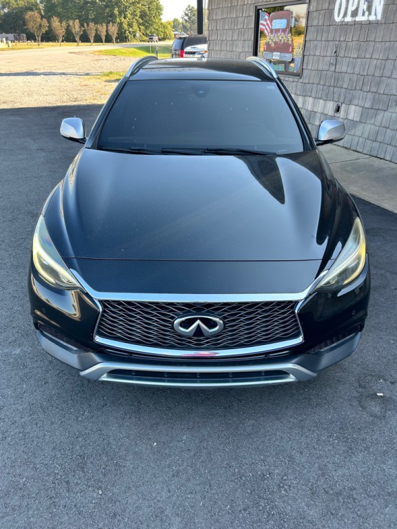 2017 INFINITI QX30 Image 3