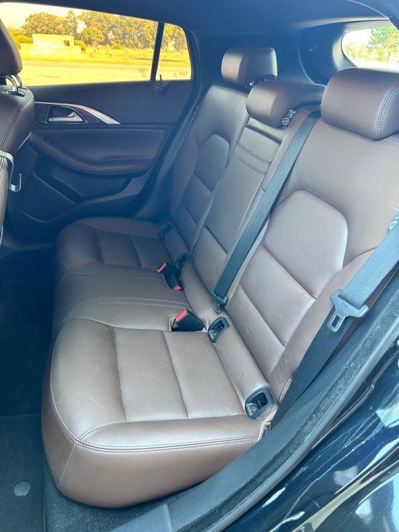 2017 INFINITI QX30 Image 11