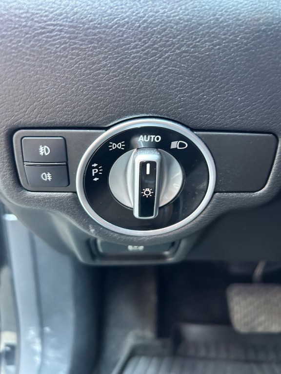 2017 INFINITI QX30 Image 13