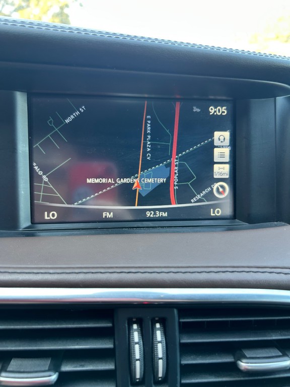 2017 INFINITI QX30 Image 16