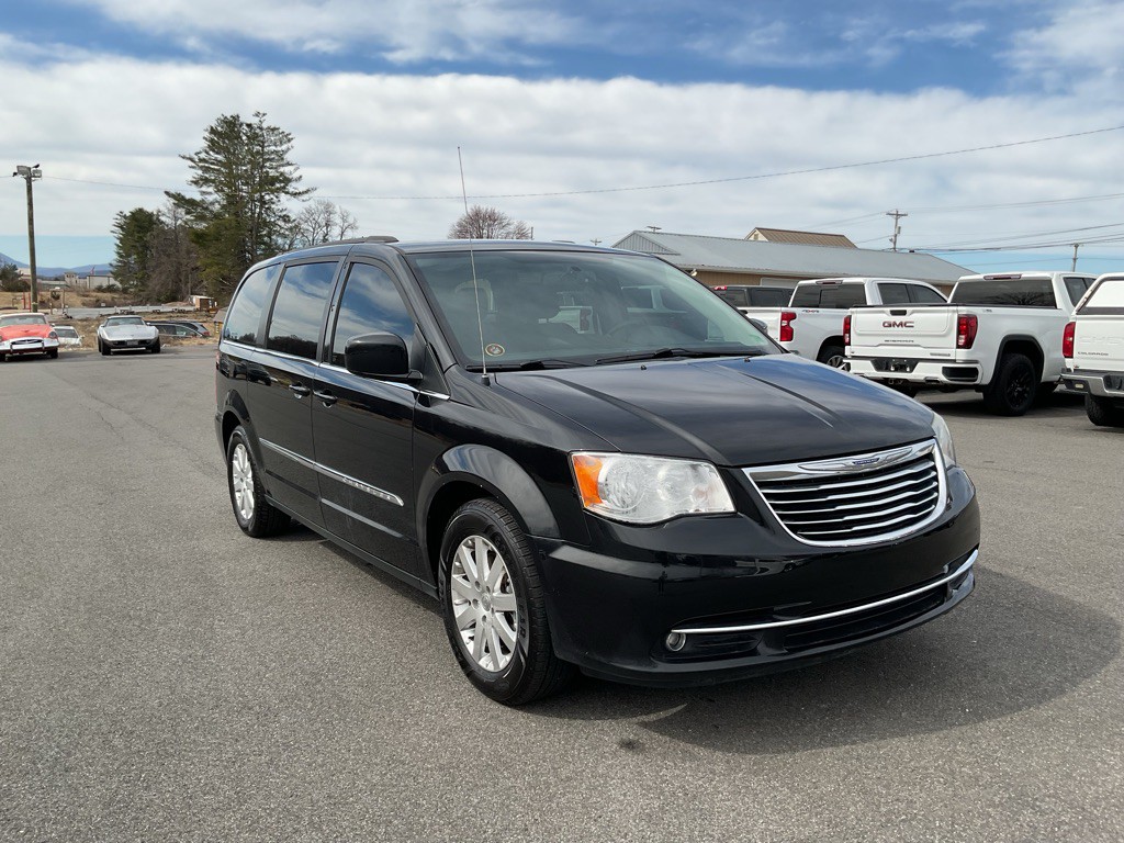 2015 Chrysler Town & Country Image 15