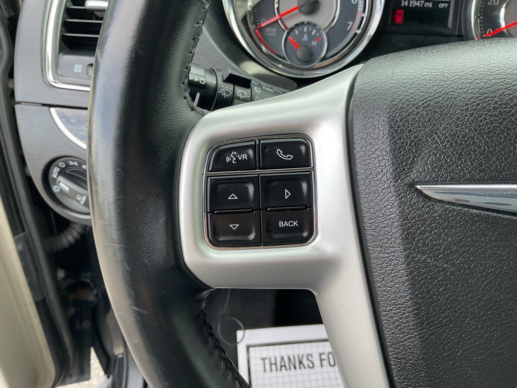 2015 Chrysler Town & Country Image 27