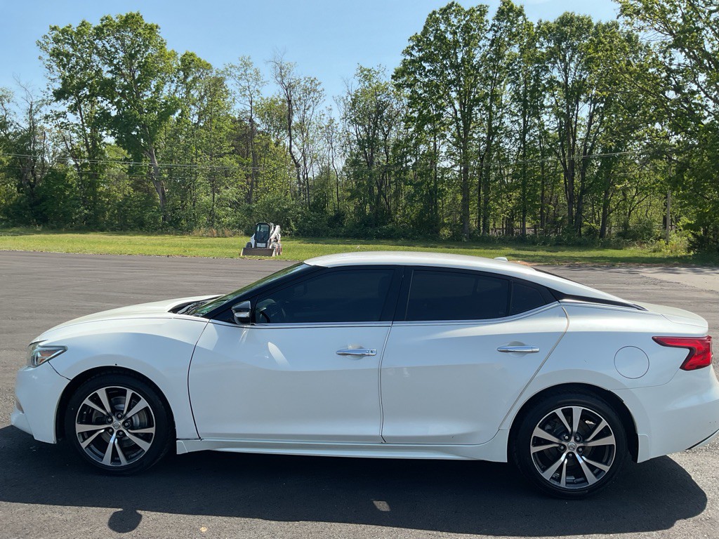 2016 Nissan Maxima Image 3