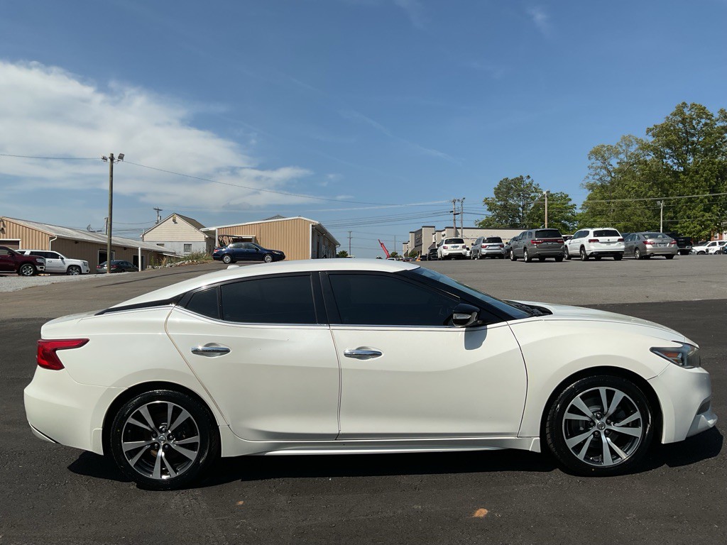 2016 Nissan Maxima Image 12