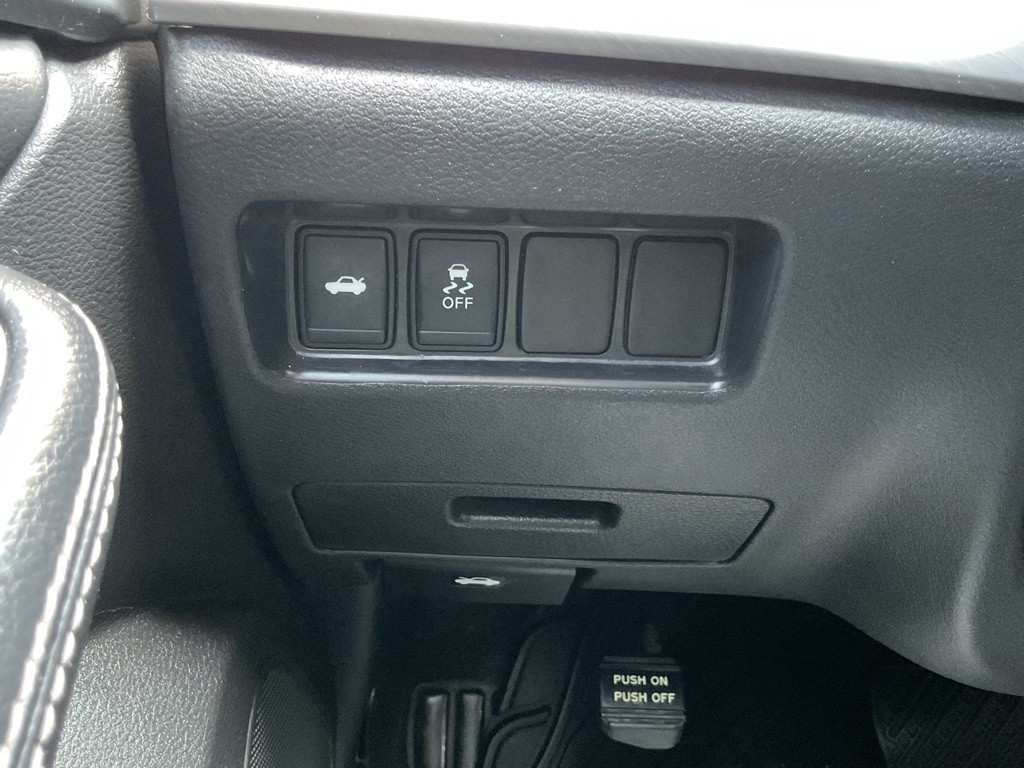 2016 Nissan Maxima Image 28