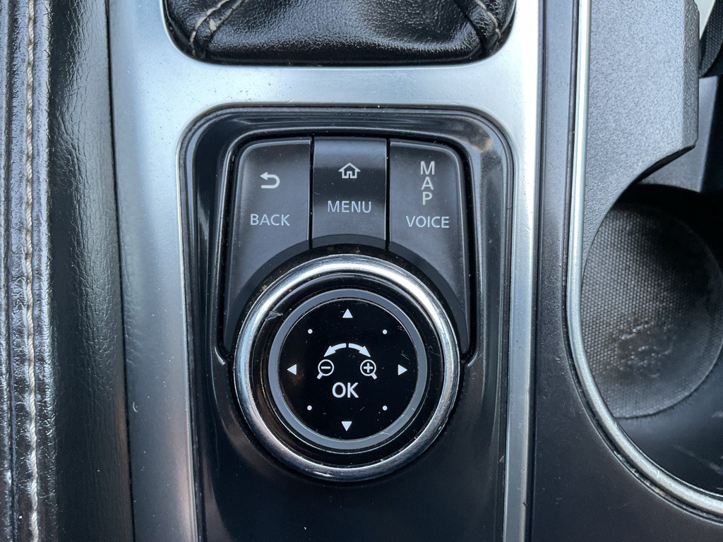 2016 Nissan Maxima Image 40